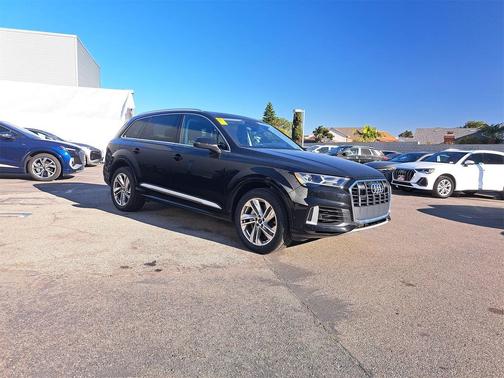 2022 Audi Q7 55 Premium Plus
