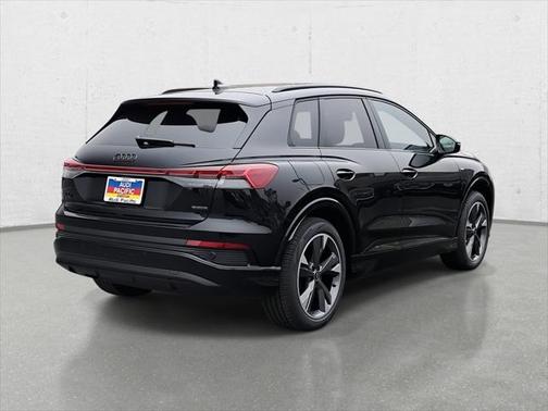 2025 Audi Q4 e-tron Premium 55 quattro