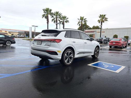 2024 Audi Q4 e-tron Premium Plus 50 quattro