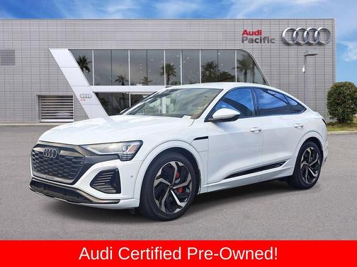 Glacier White Metallic 2024 Audi Q8 e-tron Premium Plus