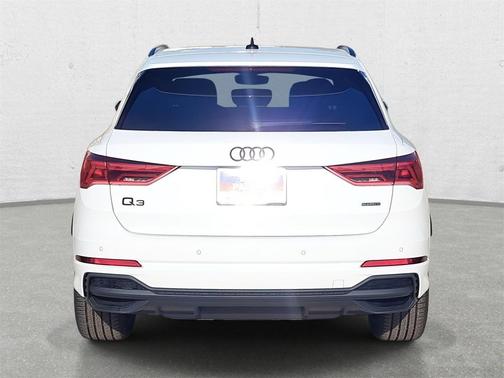 2025 Audi Q3 Premium 45 TFSI S line quattro Tiptronic