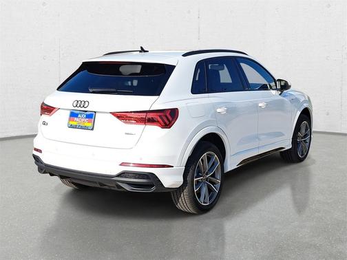 2025 Audi Q3 Premium 45 TFSI S line quattro Tiptronic