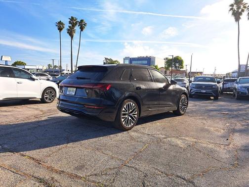 2024 Audi Q8 e-tron Premium Plus