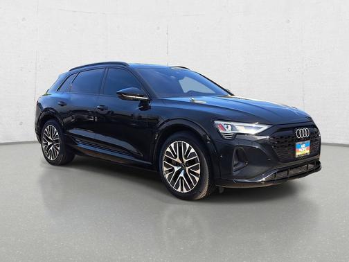 2024 Audi Q8 e-tron Premium Plus