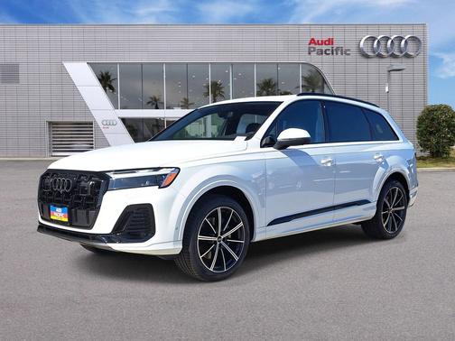 2026 Audi Q7 45 Premium Plus