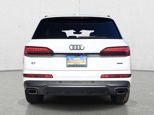 2026 Audi Q7 45 Premium Plus