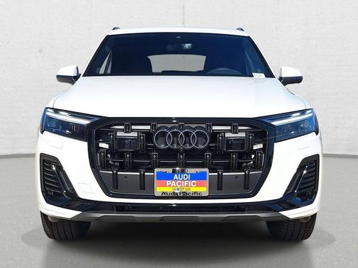 2026 Audi Q7 45 Premium Plus