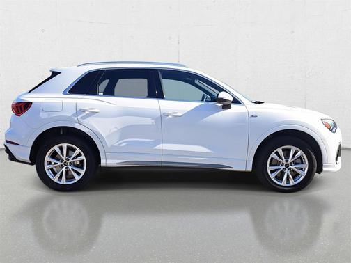 2023 Audi Q3 Premium 45 TFSI S line quattro Tiptronic