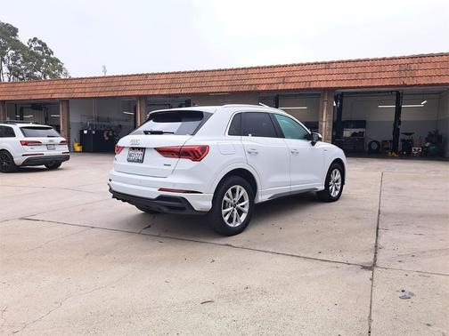 2023 Audi Q3 Premium 45 TFSI S line quattro Tiptronic