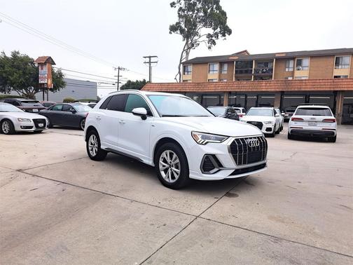 2023 Audi Q3 Premium 45 TFSI S line quattro Tiptronic