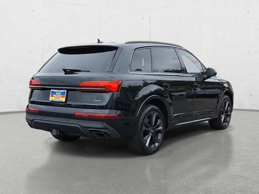 Mythos Black Metallic 2025 Audi Q7 55 Premium Plus