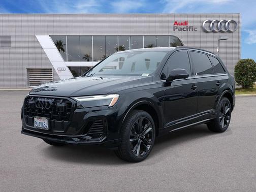 Mythos Black Metallic 2025 Audi Q7 55 Premium Plus