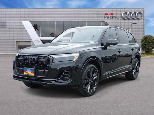 Mythos Black Metallic 2025 Audi Q7 55 Premium Plus