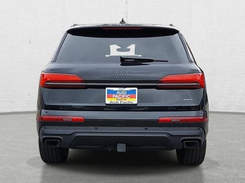 Mythos Black Metallic 2025 Audi Q7 55 Premium Plus