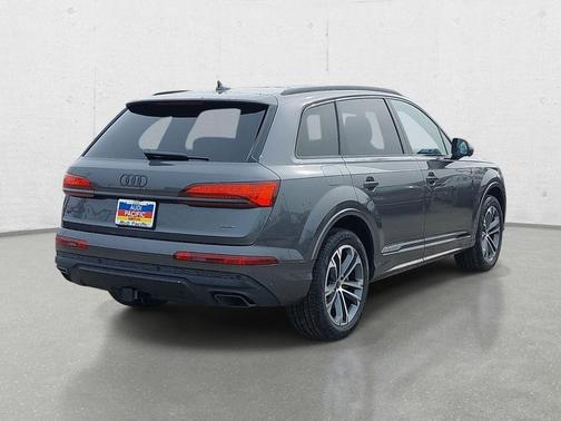 Samurai Gray Metallic 2026 Audi Q7 45 Premium Plus