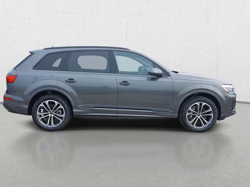 Samurai Gray Metallic 2026 Audi Q7 45 Premium Plus