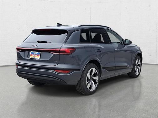 2025 Audi Q6 e-tron Premium Plus quattro