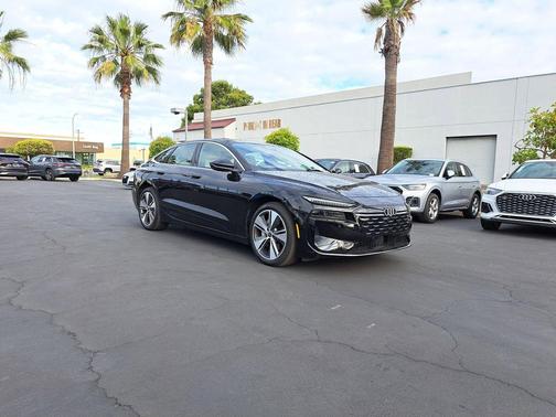 Mythos Black Metallic 2025 Audi A6 e-tron Premium Plus