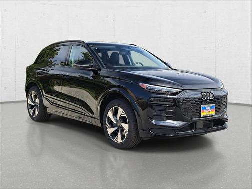2025 Audi Q6 e-tron Premium Plus quattro