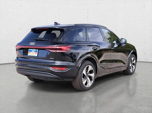 2025 Audi Q6 e-tron Premium Plus quattro