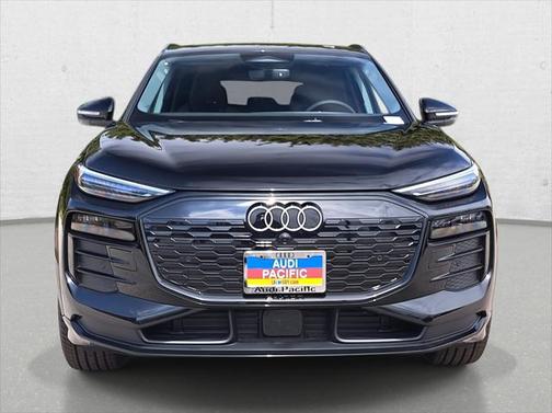 2025 Audi Q6 e-tron Premium Plus quattro