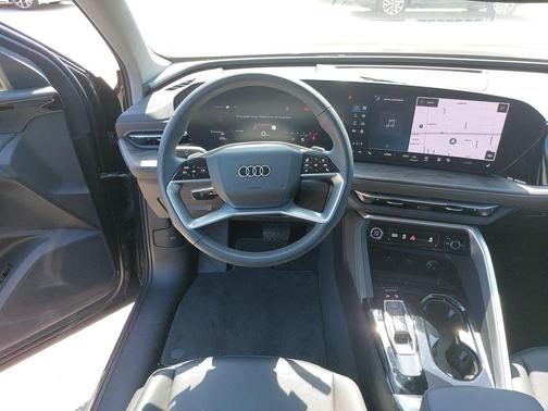 Tambora Gray Metallic 2025 Audi Q5 Premium TFSI quattro S tronic