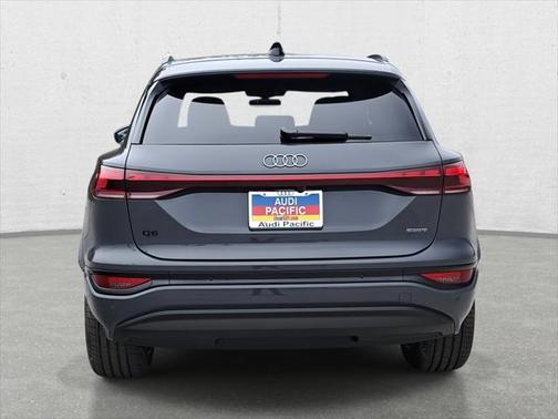 2025 Audi Q6 e-tron Premium Plus quattro