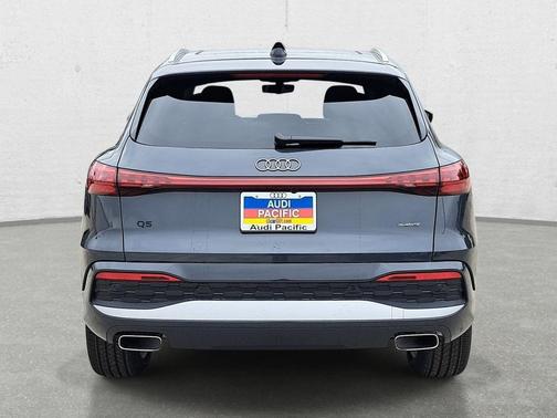 Tambora Gray Metallic 2026 Audi Q5 Premium Plus TFSI quattro S tronic