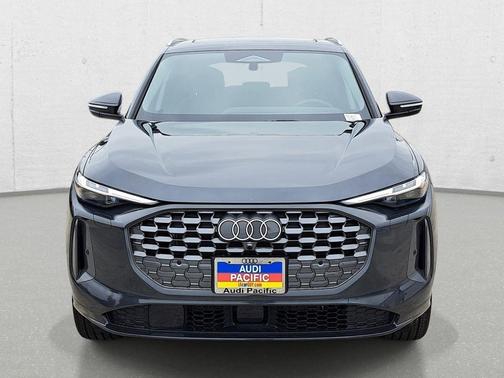 Tambora Gray Metallic 2026 Audi Q5 Premium Plus TFSI quattro S tronic