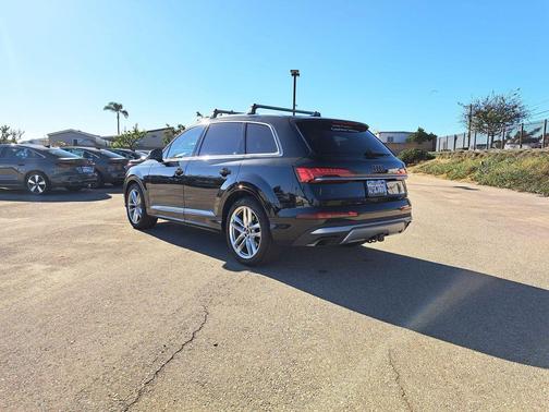 2025 Audi Q7 55 Premium Plus