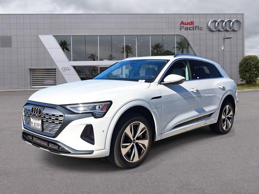 2024 Audi Q8 e-tron Premium Plus