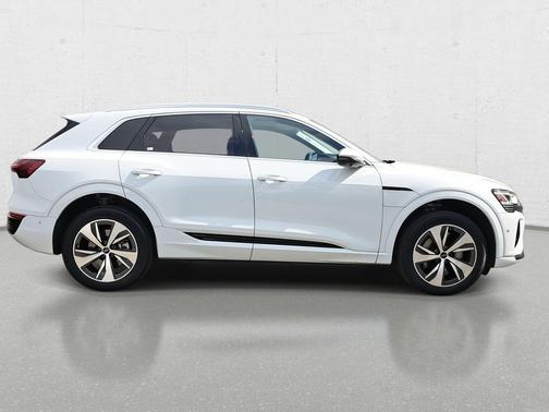 2024 Audi Q8 e-tron Premium Plus