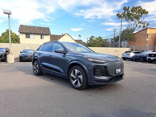 2025 Audi Q6 e-tron Premium Plus quattro