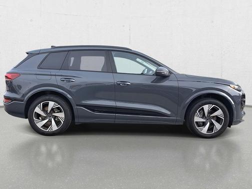 2025 Audi Q6 e-tron Premium Plus quattro