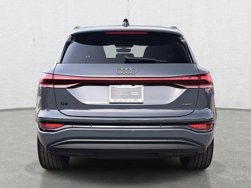 2025 Audi Q6 e-tron Premium Plus quattro