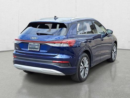 Navarra Blue Metallic 2023 Audi Q4 e-tron Premium Plus 40 RWD