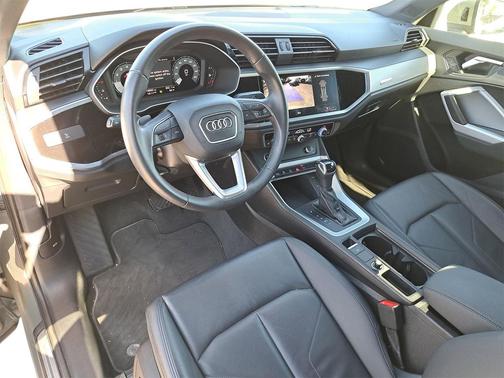 2023 Audi Q3 Premium 45 TFSI S line quattro Tiptronic