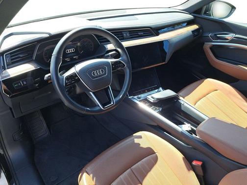 Mythos Black Metallic 2023 Audi e-tron Sportback S line Premium Plus