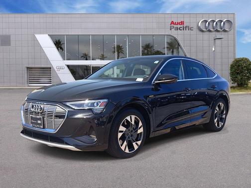 Mythos Black Metallic 2023 Audi e-tron Sportback S line Premium Plus
