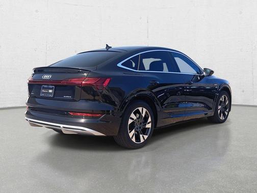 Mythos Black Metallic 2023 Audi e-tron Sportback S line Premium Plus
