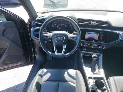 Mythos Black Metallic 2019 Audi Q3 2.0T Premium Plus