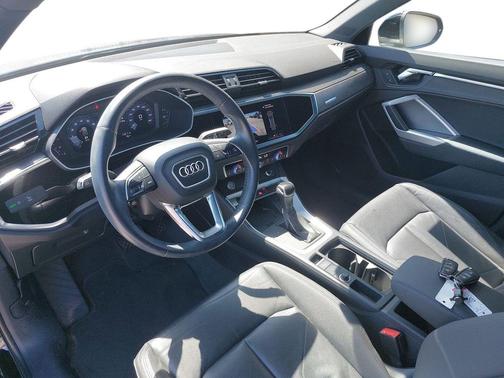 Mythos Black Metallic 2019 Audi Q3 2.0T Premium Plus