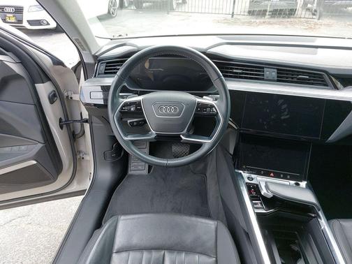 Siam Beige Metallic 2021 Audi e-tron Premium Plus