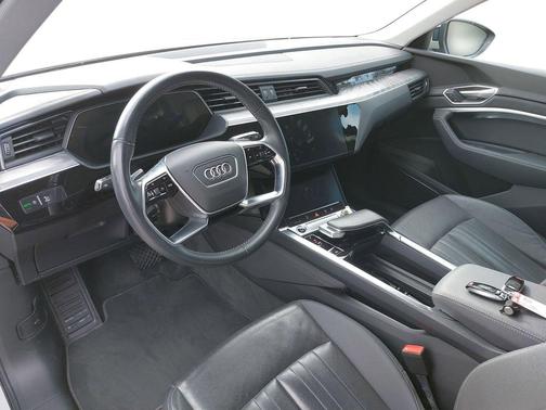 Siam Beige Metallic 2021 Audi e-tron Premium Plus