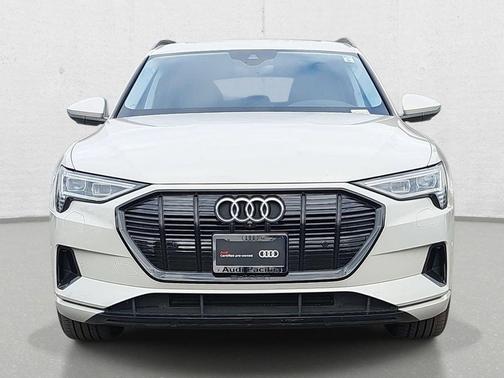 Siam Beige Metallic 2021 Audi e-tron Premium Plus