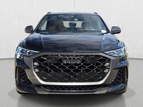 Mythos Black Metallic 2026 Audi RS Q8 4.0T