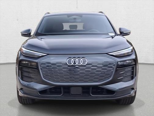 2025 Audi Q6 e-tron Premium Plus quattro