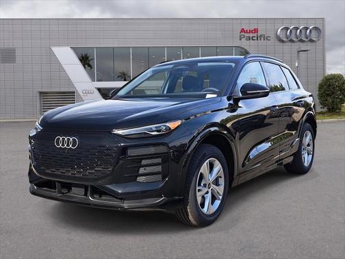 2025 Audi Q6 e-tron Premium