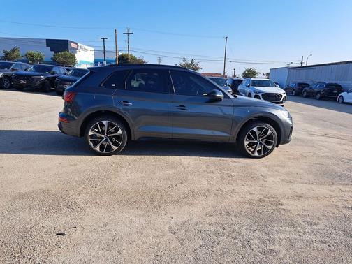 Daytona Gray Pearl Effect 2024 Audi SQ5 3.0T Premium Plus