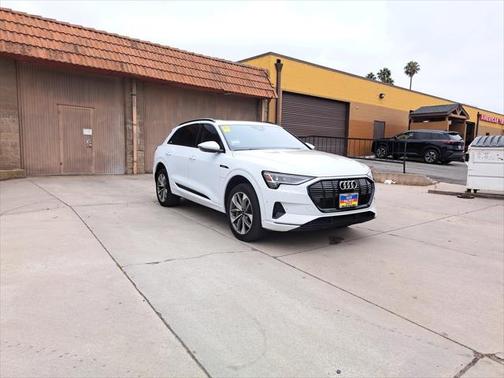 2021 Audi e-tron Premium Plus